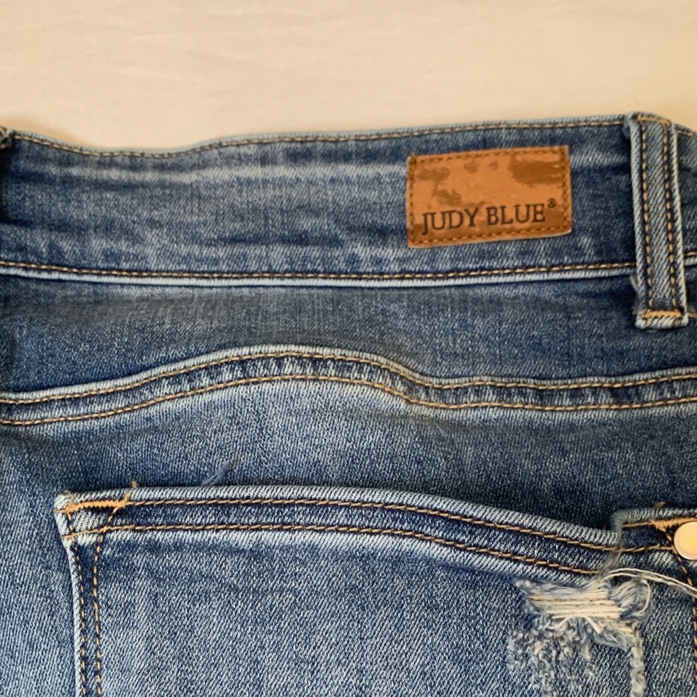 Judy Blue 14W Boyfriend Fit Distressed Jeans Curvy Stretch Zipper Fly Beautiful - Picture 6 of 12
